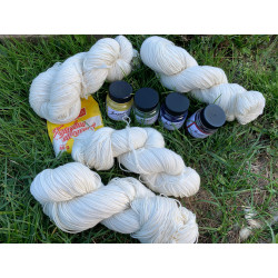 Set for dyeing yarn